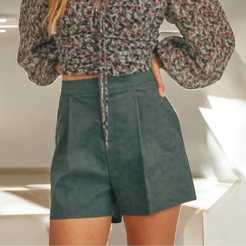 Sage The Label Green High Waist Shorts with Textured Fabric Women’s Sz L